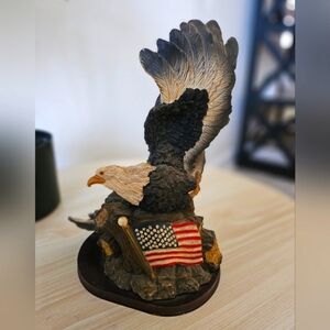 VTG 1980's Bald Eagle With American Flag Figurine on WoodBase Patriotic Decor.